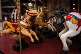 Blur;Carousel;Games;Horses;Kaleidos;Kaleidos-images;Leisures;Merry-go-round;Movement;Paris;Tarek-Charara